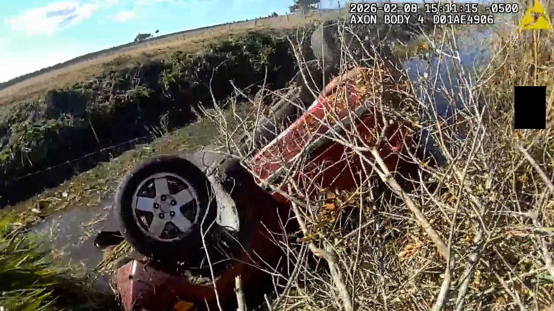 good samaritan rescues mother and three children from a canal