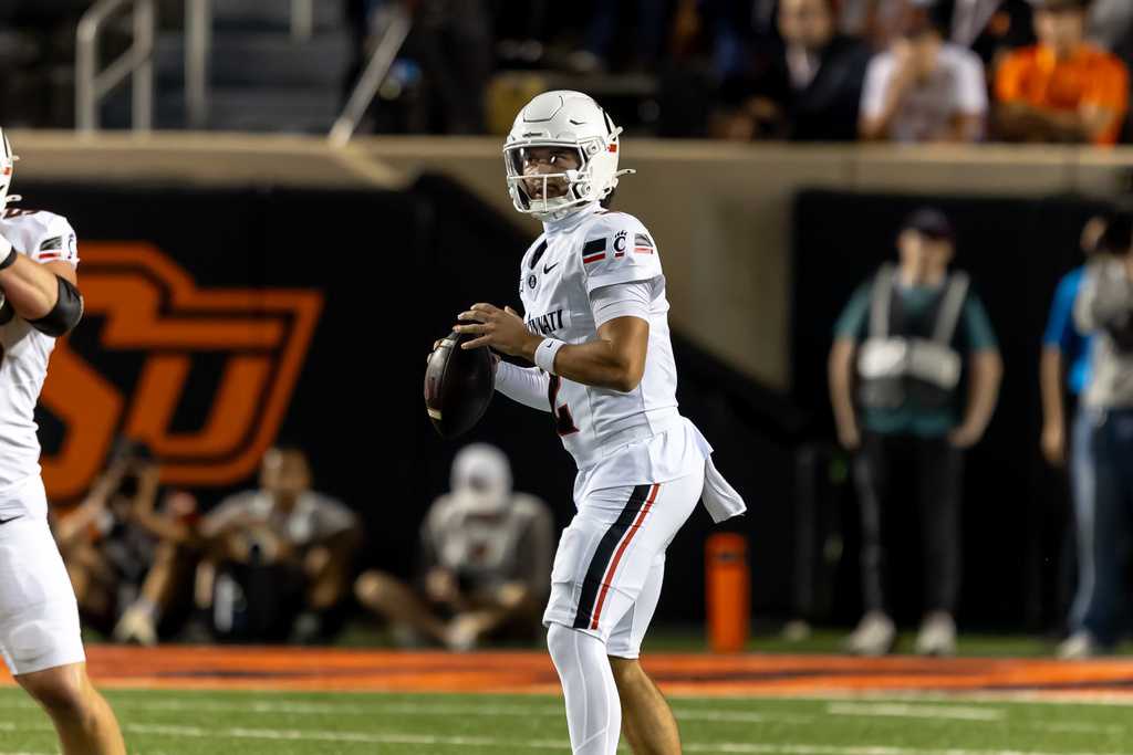 Cincinnati quarterback Brendan Sorsby (2) passes the ball in the first half of an NCAA college football game against Oklahoma State Saturday, Oct. 18, 2025, in Stillwater, Okla.