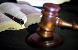 A judge in Iowa has taken federal officials to task for insisting on a court order before complying with the law and releasing a man from the Muscatine County Jail. (Photo by David Talukdar/Getty Images)